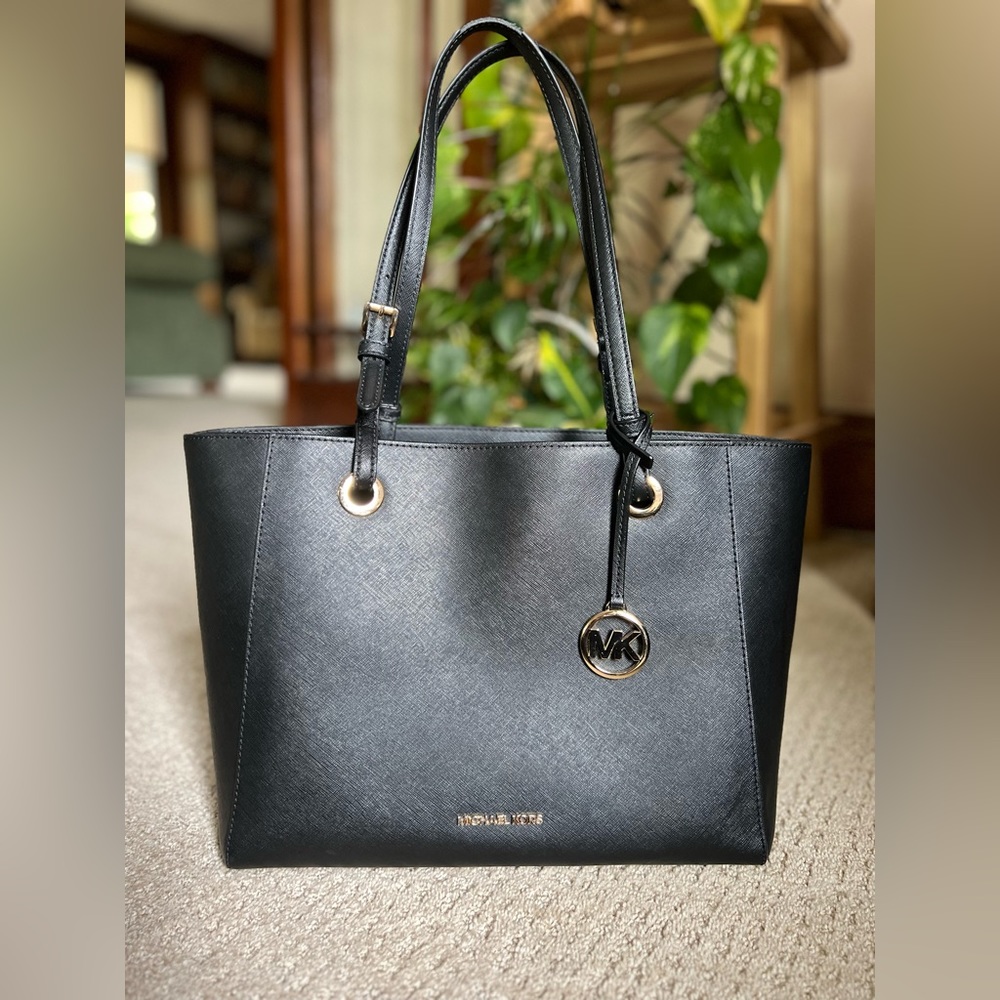 Michael Kors Jet Set Travel Carryall Tote